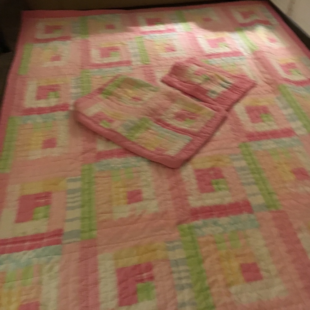 Pottery barn kids twin quilt, 2 shams